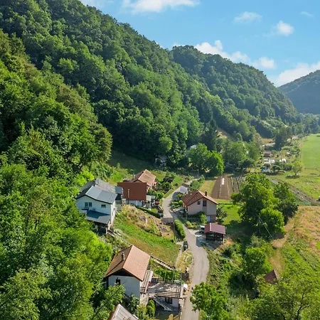 Apartma Manca דירה Jesenice na Dolenjskem