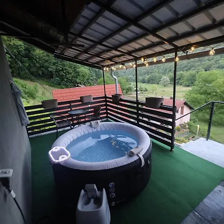 아파트 Apartma Manca