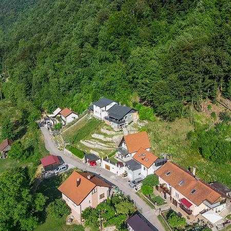 Apartma Manca 아파트 Jesenice na Dolenjskem